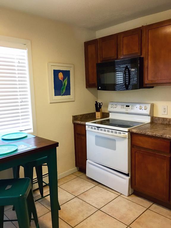 Anchorage Uptown Suites Kültér fotó